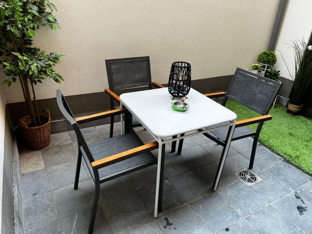 Modern Cozy Studio With Backyard Antwerpen Exteriör bild